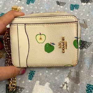 I’m selling a slightly used coach wallet !